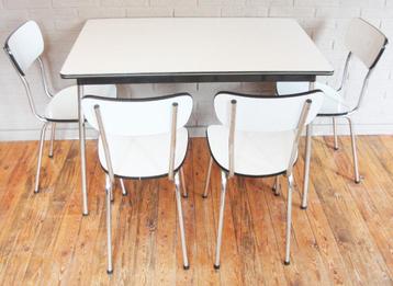 Lichtgrijze Formica Tafel Met 4 Lichtgrijze Formica Stoelen beschikbaar voor biedingen