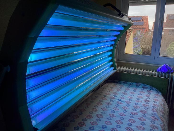 HANOLUX ZONNEBANK + GRATIS BED ( ACN systems, Electroménager, Solarium, Banc solaire & Bronzage facial, Utilisé, Banc solaire simple face
