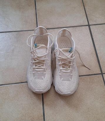 damesschoen sneakers maat 39, een paar maal gedragen. beschikbaar voor biedingen
