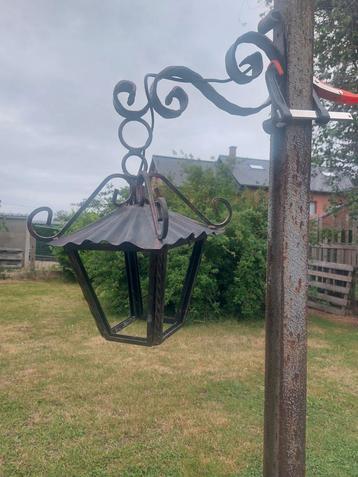 2 nieuwe handgemaakte smeedijzeren lampen beschikbaar voor biedingen