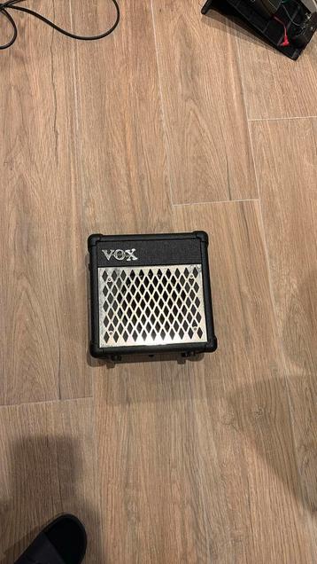Vox DA -5 avec son alimentation  beschikbaar voor biedingen