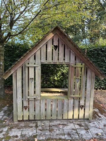 Speelhuisje zandbak van geïmpregneerd hout beschikbaar voor biedingen