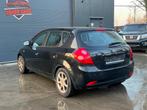 Kia Ceed 1.6i Airco Digitaal, Auto's, Kia, Testrit aan huis, 1591 cc, 4 cilinders, Zwart