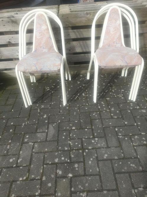 A vendre de magnifiques chaises de patio 5 + 1 gratuitement , Jardin & Terrasse, Chaises de jardin, Comme neuf, Autres matériaux