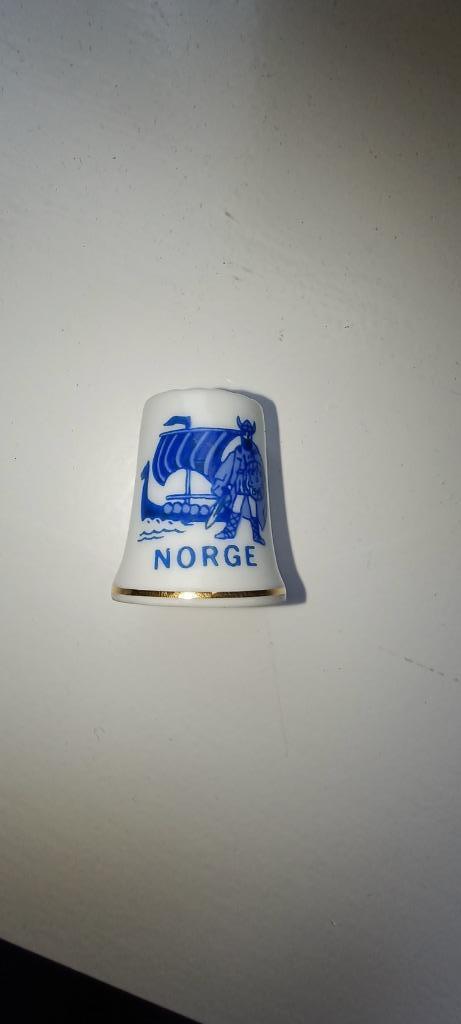 Dé à coudre Viking et bateau viking Norvège, Collections, Dés à coudre, Comme neuf, Porcelaine, Envoi