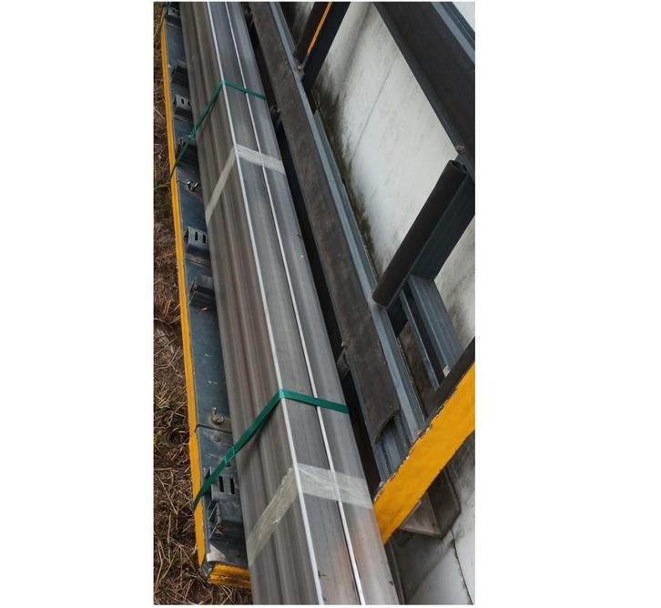 Profilé tubulaire en acier inoxydable 150 X 50 x 3 mm 2,6 m, Bricolage & Construction, Quincaillerie & Fixations, Comme neuf, Autres types