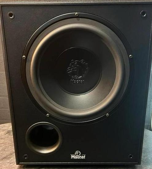 Caisson Magnat Motion Subwoofer 25A, Audio, Tv en Foto, Luidsprekerboxen, Zo goed als nieuw, Subwoofer, 60 tot 120 watt, Magnat