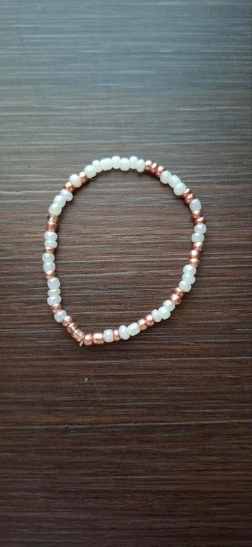 Armbandjes en ringen beschikbaar voor biedingen
