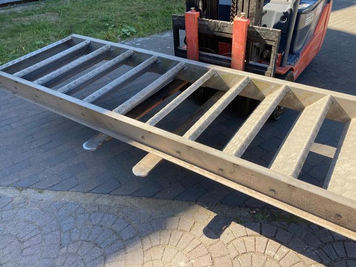 industriële trap 11 treden,, Doe-het-zelf en Bouw, Ladders en Trappen, Gebruikt, Trap, Ophalen