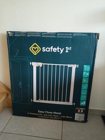 New - Safety gate, Kinderen en Baby's, Traphekjes, Nieuw, Ophalen of Verzenden, Klemhekje, Metaal of IJzer