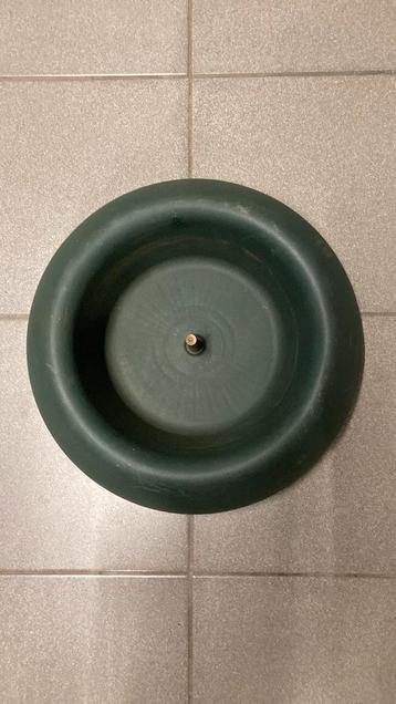 Kerstboomstandaard met pin beschikbaar voor biedingen