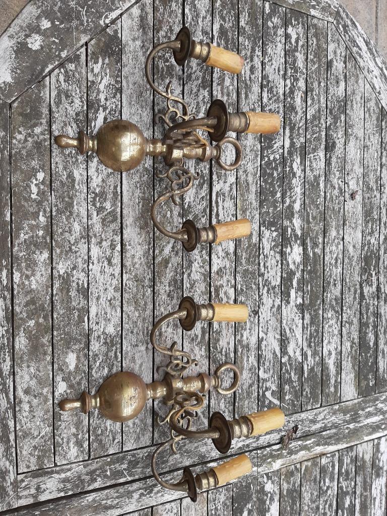 Paire d'appliques murales anciennes, Enlèvement