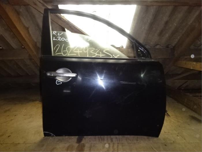 Portière 4portes avant droite d'un Mitsubishi L200, Autos : Pièces & Accessoires, Carrosserie & Tôlerie, Porte, Mitsubishi, Utilisé