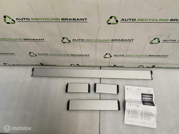Scheidingspanelen Kofferbak Renault Clio 3 NIEUW 7711237297 beschikbaar voor biedingen