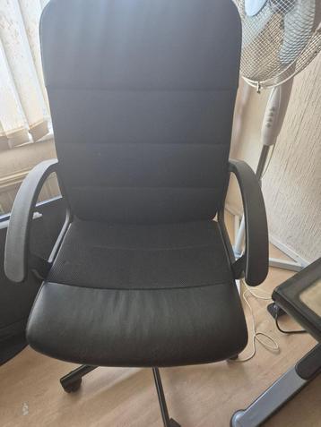 burostoel beschikbaar voor biedingen