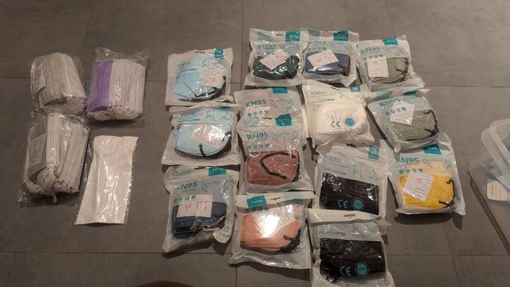 Mondmaskers KN95  / FFP2  mondmaskers rechthoekig /  stof, Diversen, Verpleegmiddelen, Nieuw, Ophalen of Verzenden