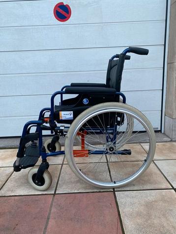 Fauteuil roulant Vermeiren V100 en parfait état