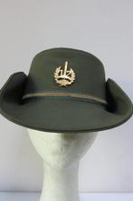 Chapeau féminin - 12 de Ligne, Enlèvement ou Envoi, Armée de terre, Casque ou Béret