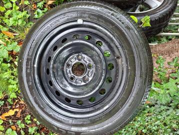Reservewiel met normale velg beschikbaar voor biedingen