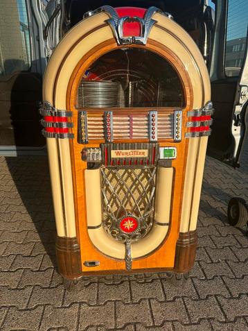 1x gerestaureerde Wurlitzer model 1015 jukebox beschikbaar voor biedingen