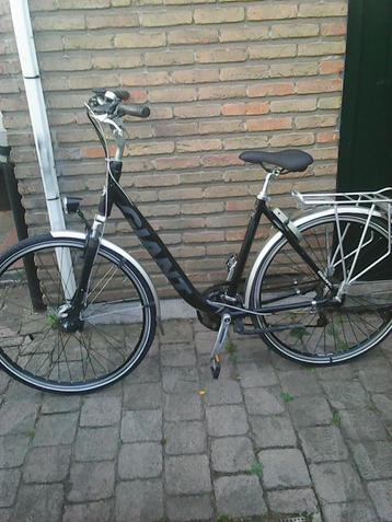 damesfiets giant  28 inch aluminium beschikbaar voor biedingen