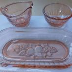 ensemble pot à lait, sucrier, pt plat en verre pressé moulé, Antiquités & Art, Enlèvement