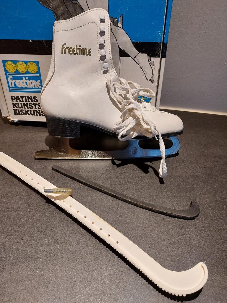 Elegante witte schaatsen dames maat 39, Ophalen