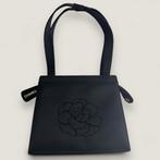 Chanel vintage handtas camellia zwart satijn, Handtassen en Accessoires, Tassen | Damestassen, Ophalen of Verzenden, Zo goed als nieuw
