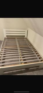 Witte 2 persoon bed, Huis en Inrichting, Slaapkamer | Bedden, Ophalen