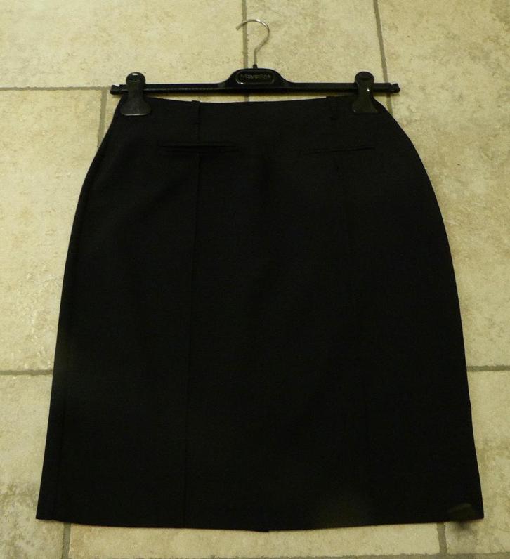 Zwarte rechte rok m 40, Kleding | Dames, Rokken, Zo goed als nieuw, Ophalen of Verzenden