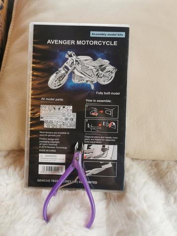 Avengers metaal motorcycle 3D puzzel  beschikbaar voor biedingen