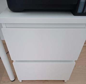 IKEA MALM laden/nachtkastje beschikbaar voor biedingen