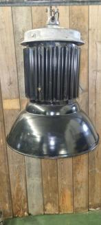 2 lampes industrielles robustes noires, Enlèvement