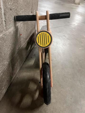 Stoere houten loopfiets Mamatoyz beschikbaar voor biedingen