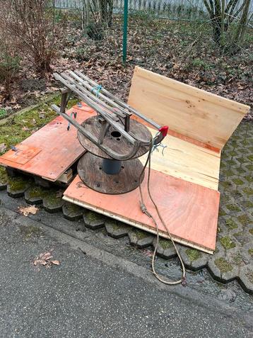 Brandhout beschikbaar voor biedingen
