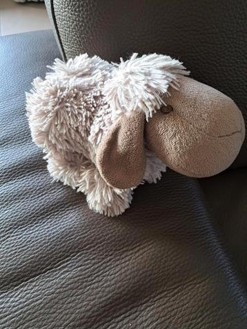 Knuffel schaapje beschikbaar voor biedingen
