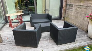 Wicker lounge beschikbaar voor biedingen