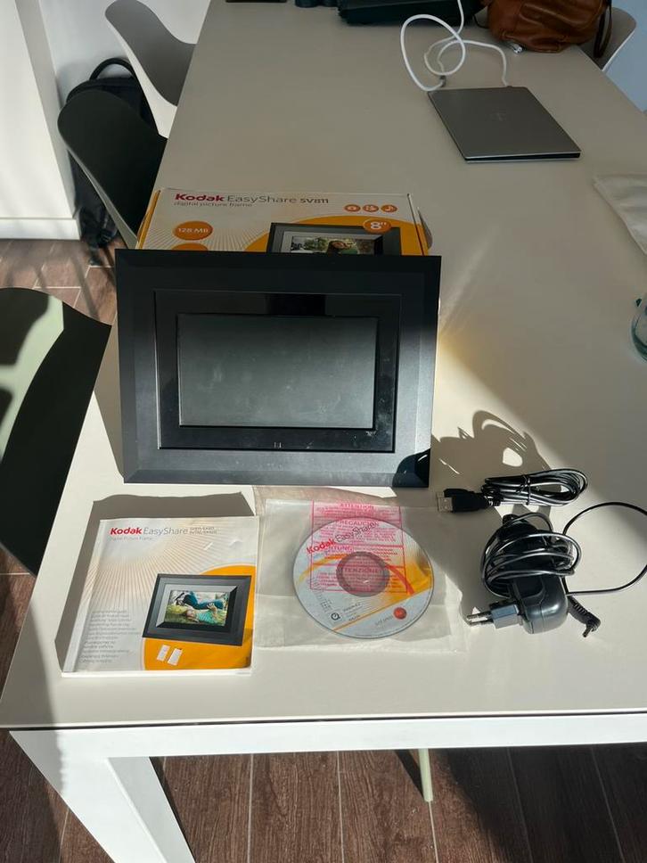 Kodak digitale fotokader in zeer goede staat 8’’, Audio, Tv en Foto, Foto | Digitale fotokaders, Zo goed als nieuw, Afstandsbediening