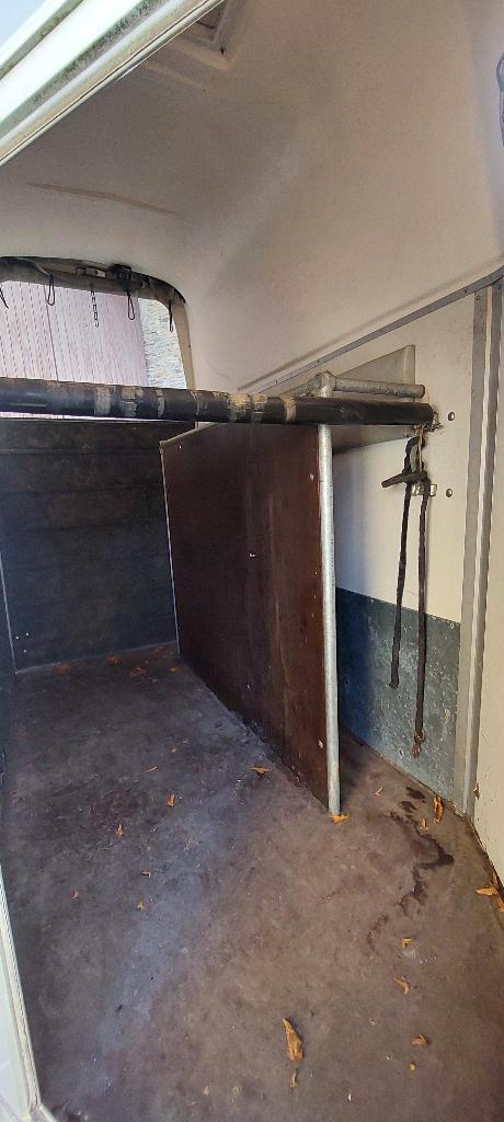 van chevaux, Animaux & Accessoires, Chevaux & Poneys | Semi-remorques & Remorques, Utilisé, Remorque 1½ cheval, Bois, Enlèvement