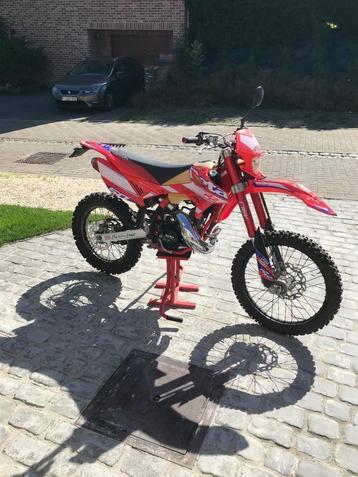 KOOP ELK TYPE MOTORFIETS  beschikbaar voor biedingen