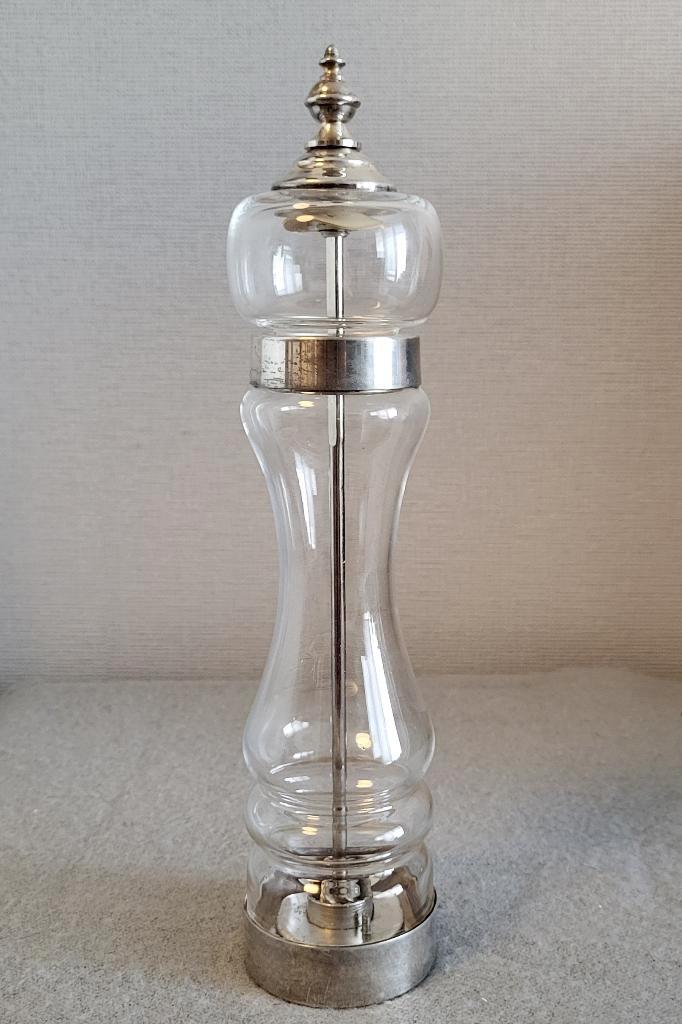 Moulin à poivre vintage en métal argenté, Antiquités & Art, Antiquités | Ustensiles de cuisine, Enlèvement ou Envoi