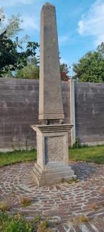 Stenen zuil - obelisk -, Huis en Inrichting, Woonaccessoires | Zuilen en Pilaren, Ophalen, Gebruikt