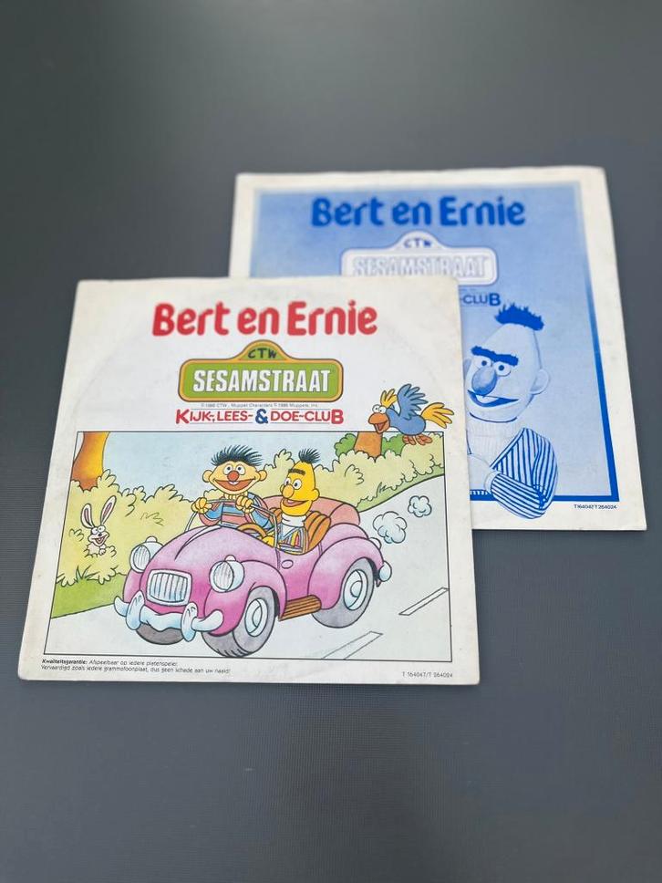 2 disques vintage de Bert et Ernie (1986), Collections, Jouets, Utilisé, Enlèvement ou Envoi
