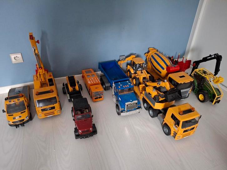 Bruder collectie, prijs staat in de zoeker, Hobby en Vrije tijd, Modelauto's | 1:32, Zo goed als nieuw, Ophalen