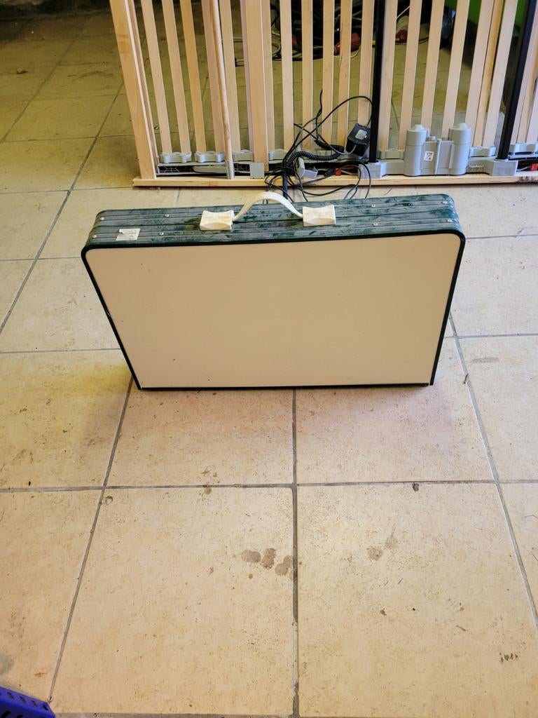 av matériel de camping table. sac de couchage. matelas gonfl, Caravanes & Camping