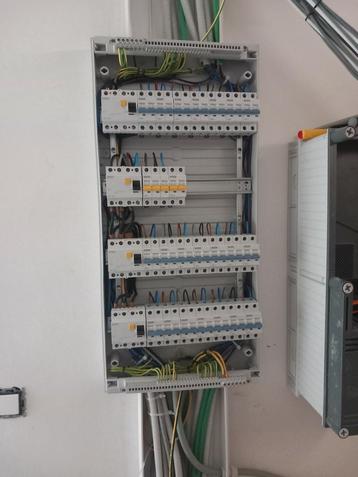 Electricien expérimenté  beschikbaar voor biedingen