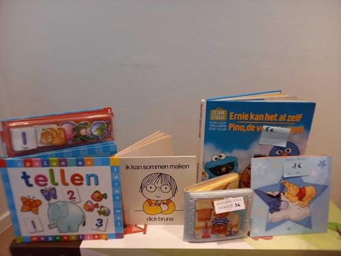 4 boekjes + DVD tip de muis Sesamstraat, Winnie De Pooh, Livres, Livres pour enfants | 4 ans et plus, Comme neuf, Fiction général