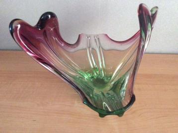Te koop vaas in glas beschikbaar voor biedingen