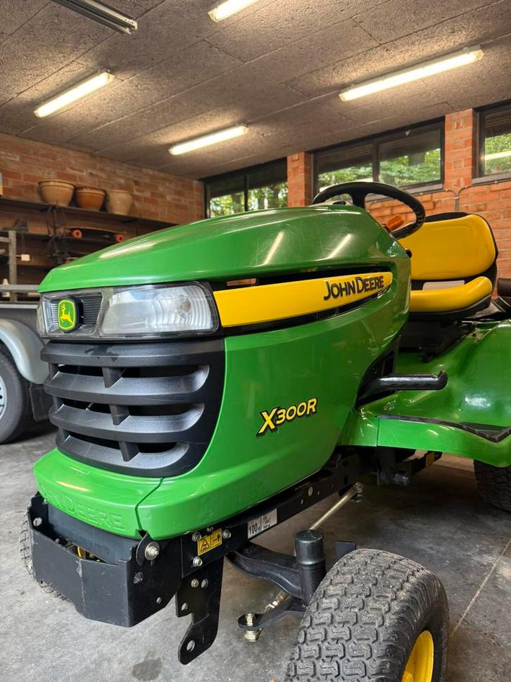 John deere X300R zitmaaier tractortje, Tuin en Terras, Zitmaaiers, Zo goed als nieuw, Ophalen