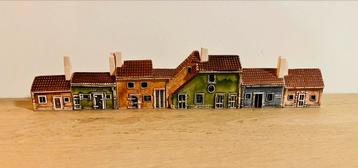 Art Studio Genetrix ASG : straat van 6 porseleinen huisjes  beschikbaar voor biedingen